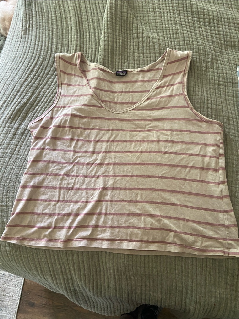 Patagonia Women’s Large LOT 4 striped tank tops - Picture 5 of 7